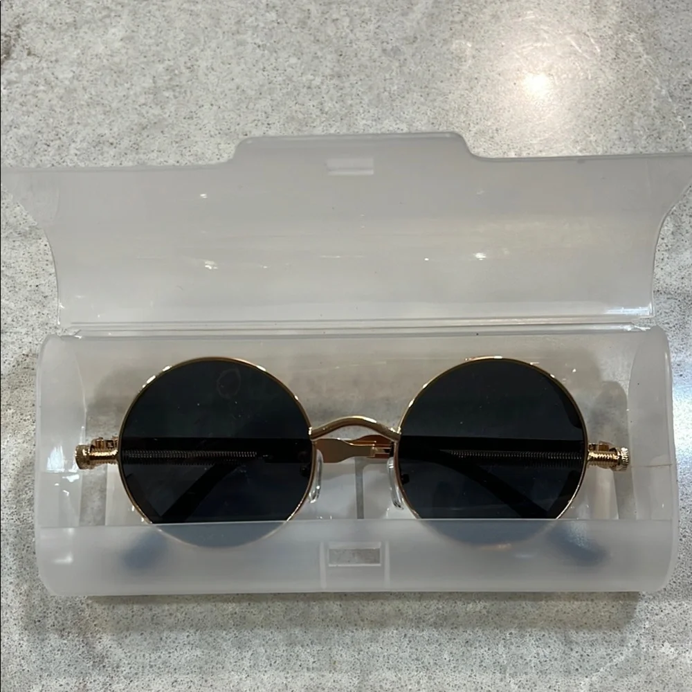 Sunglasses - Classic Retro Style with Round Frames NIP